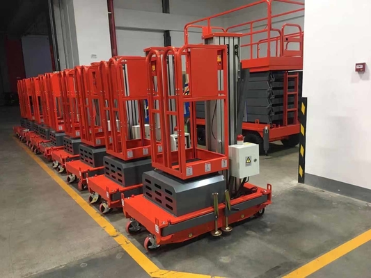 Plataforma de trabajo de aluminio de empuje manual de mástil único con puerta de bisagra doble