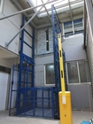 plataforma de elevación del viaje 1000Kg de los 4M de la carga de guía del elevador vertical del carril con los sistemas de transporte para la elevación del cargo